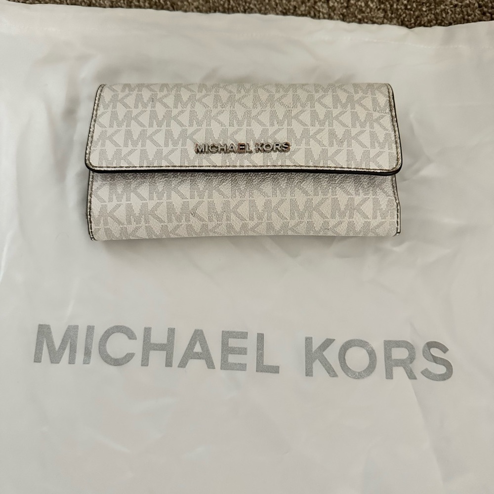 used Michael Kors wallet